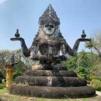 สวนพระ Buddha Park หรือ สวนวัฒนธรรม เซียงควร