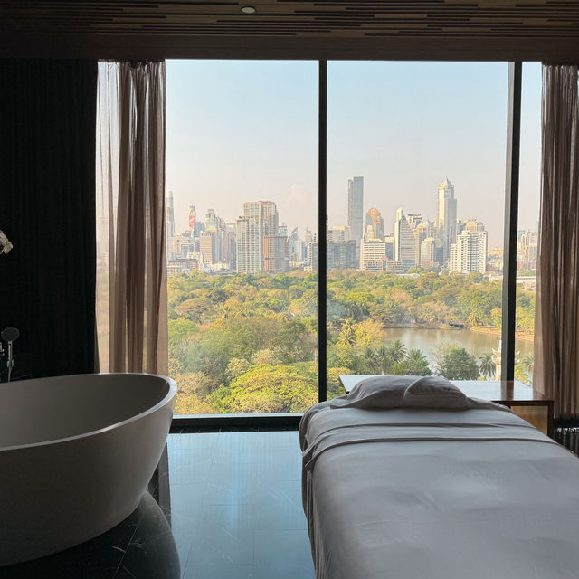Staycation วิวสวนลุมปังสุดในกรุงเทพฯ