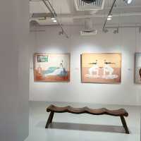 Art gallery in a mall