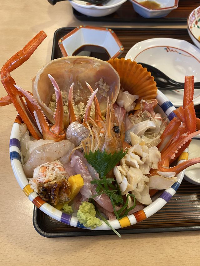 【島根】豪華わけがわからない海鮮丼1,980円