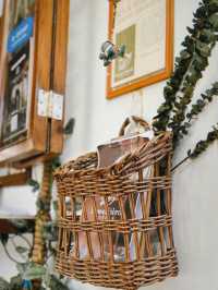 Lost in the art and aroma at Bowerbird Coffee 🎨☕️