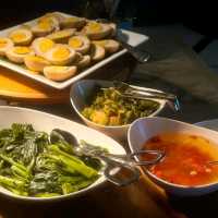 พามาทานอาหารบุฟเฟ่ต์ Street Food ในโรงแรม