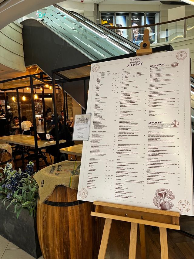 🌧️ 又落雨？呢間商場內嘅cafe啱晒！😋