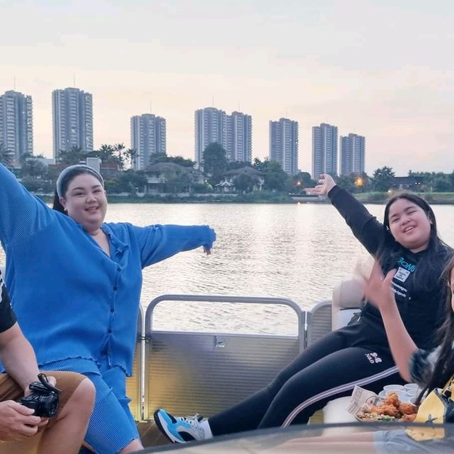 ชมวิว ทะเลสาบ เมืองทอง ดู Sunset