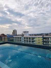 รีวิวโรงแรม Holiday inn express Pattaya central