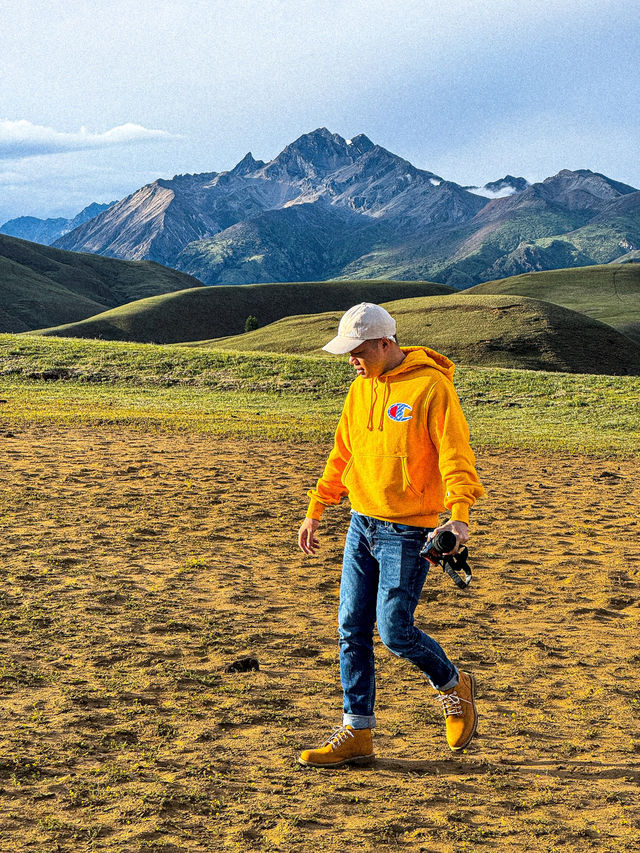 🇨🇳 Grassland below Genie Mountain