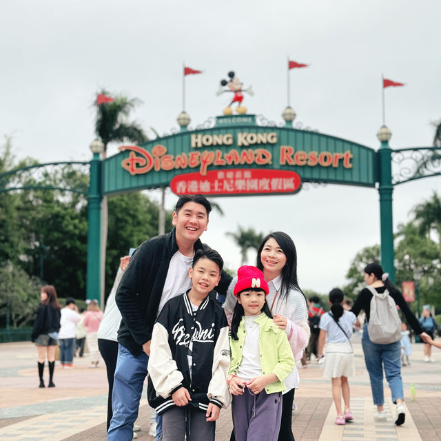 Must-visit places in Hong Kong Disneyland