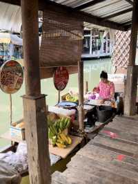 เที่ยวตลาดน้ำสี่ภาค พัทยา