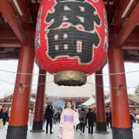 穿和服游走日本浅草寺
