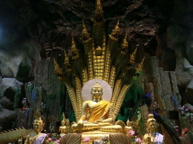 ไหว้พระวัดมณีวงศ์