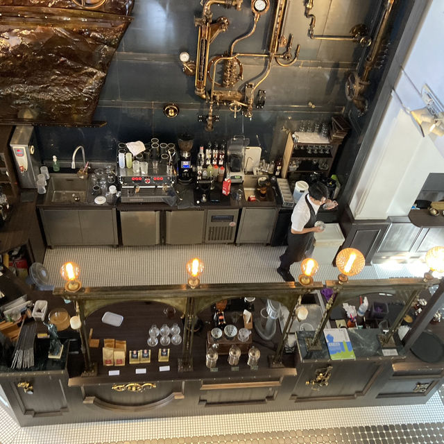 旧三和銀行で味わえる絶品アイスコーヒー