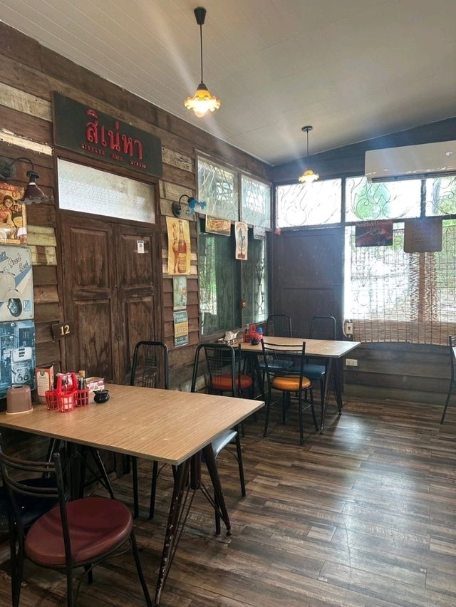 ร้านลับผัดไทยในตำนาน