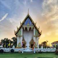 กราบหลวงพ่อเพชร หลวงพ่อพัฒน์แห่งวัดท่าหลวง