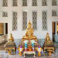 เที่ยววัดหนังราชวรวิหาร สักการะหลวงปู่เอี่ยม