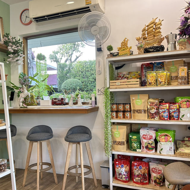 คาเฟ่ผลไม้ปั่นระรื่นชื่นใจ ติดใจรับรอง