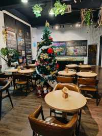 Brewing Festive Cheer: Christmas at Five Leaf Café