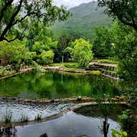 อุทยานน้ำหยก ชมรูปปั้นชนเผ่านาซี - ลี่เจียง