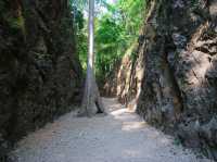 เที่ยวกาญจนบุรี ศูนย์ประวัติศาสตร์ช่องเขาขาด