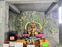 ชมพระพุทธรูปไม้แกะสลักปางไสยาสน์ วัดหนองไก่เถื่อน