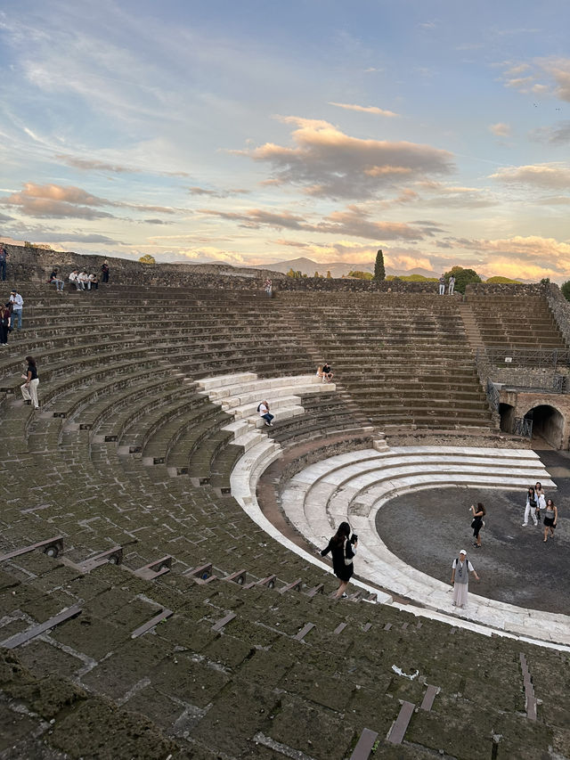 화산재에 덮인 채 멈춰버린 도시, 폼페이 🇮🇹🏛️