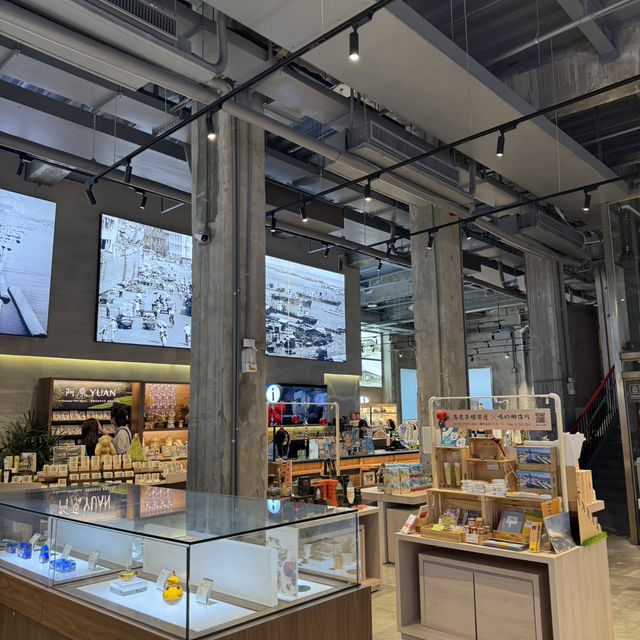 Hang out place, Kaohsiung port depot 10