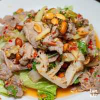 อร่อยระดับตำนาน! ร้านขนมจีนไหหลำเจ๊วาเจ๊หย่ง 