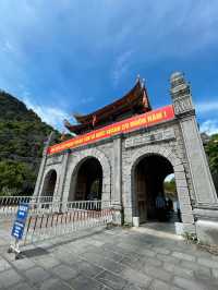 Ancient temple & majestic scenery 
