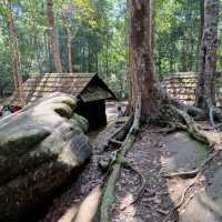 ร่องรอยแห่งประวัติศาสตร์ ณ ภูหินร่องกล้า