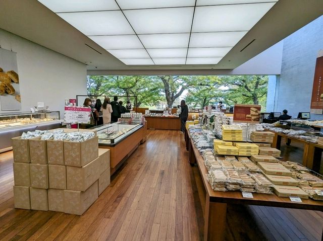 來六花亭 tea time 兼 shopping：六花亭-五稜郭店