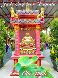 ベトナム　ホーチミン観光　Jade Emperor Pagodaは立派で圧倒された！