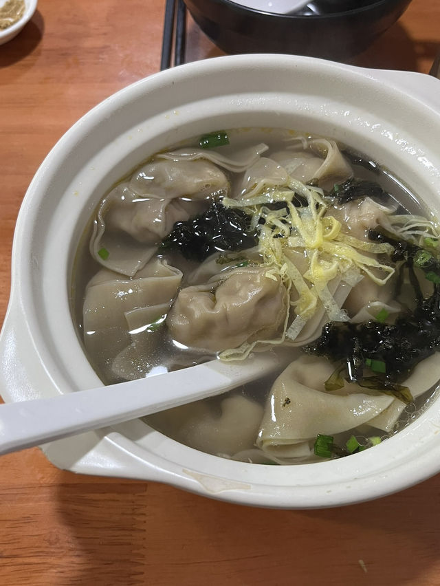 현지인들도 줄서서 먹는 ‘라이라이 샤오롱’🇨🇳