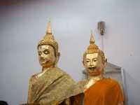 ตลาดร่มหุบแม่กลอง ไหว้พระวัดเก่าแก่ 1 วัน