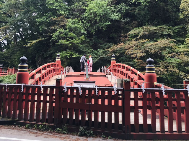 Shinkyo Bridge สะพานแดงสุดคลาสสิกแห่ง Nikko