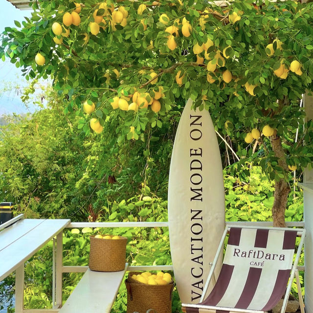 raftdara cafe at kanchanaburi
