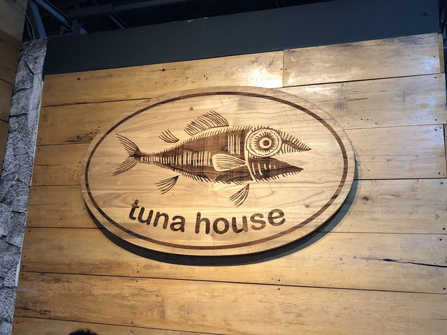 【マナド】有名なマグロ料理レストラン「Tuna House」