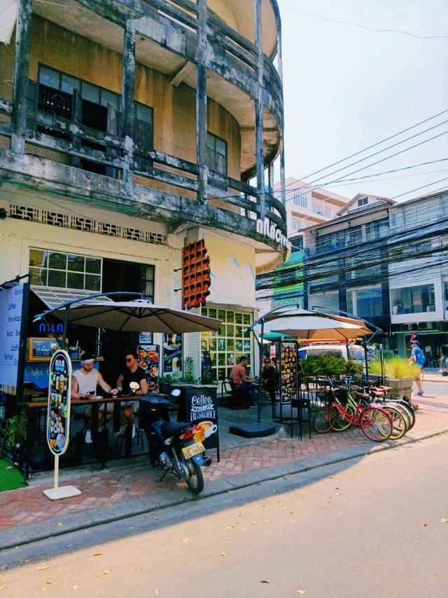 老撾首都萬象休閒旅行攻略，適合打卡拍照📸