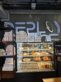 Deploy Space Cafe คาเฟ่ที่ติด BTS รัชโยธิน