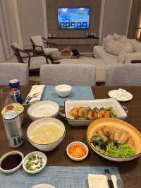 수영하면서 맛있는 룸서비스까지 즐길 수 있는 리조트☺️