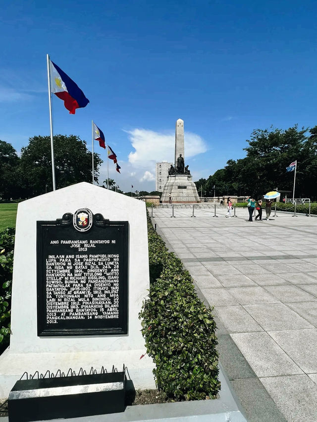 A Serene Tribute: Rizal Park