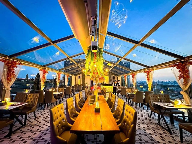 Rooftop restaurant and wine bar 