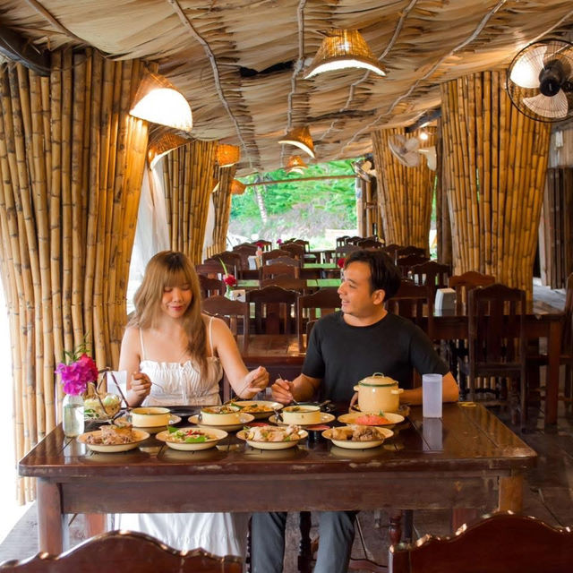 ที่พักเขาใหญ่ สไตล์บาหลี กิจกรรมเพียบอาหาร3มื้อ