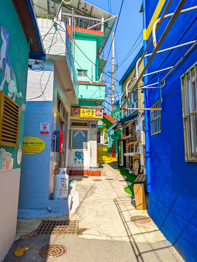 🏘️ 감천문화마을, 부산의 알록달록한 예술 마을!