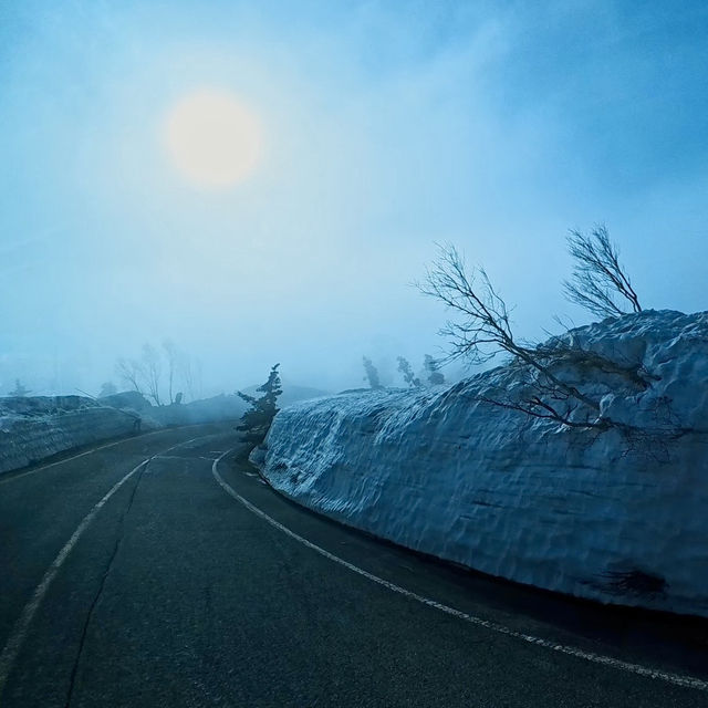 The white route : Tateyama Kurobe Alpine