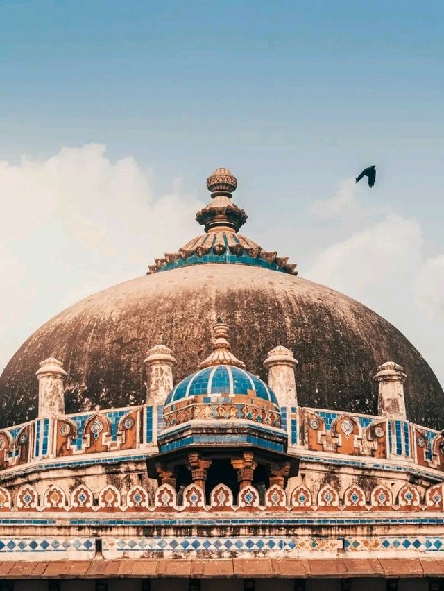 Rediscovering Legacy: A Walk Through Isa Khan’s Tomb