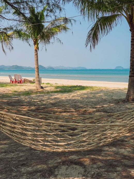 หาดสามร้อยยอด 🌊 🐚