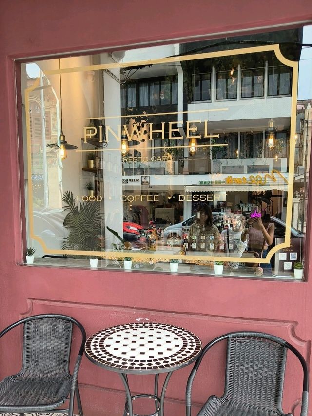 Art Meets Comfort Food at Pinwheel Café