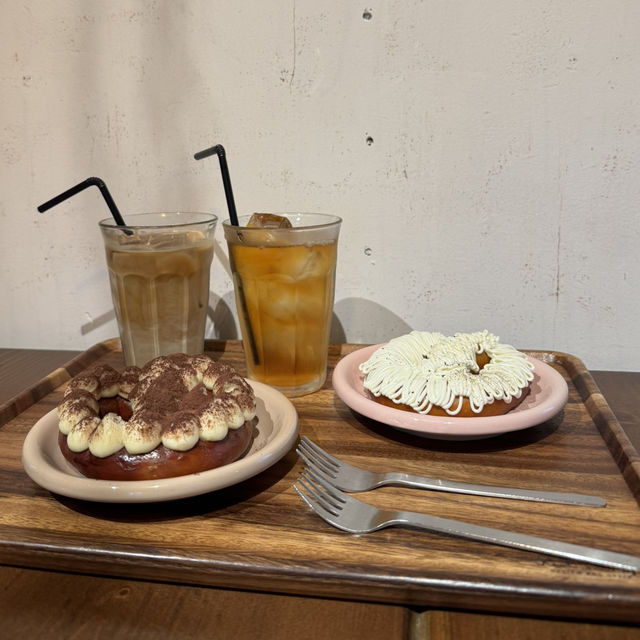 新大久保でガチで本場な雰囲気味わいたいならここで決まり！！おしゃれなプレッツェルが食べられるカフェ🥨☕️