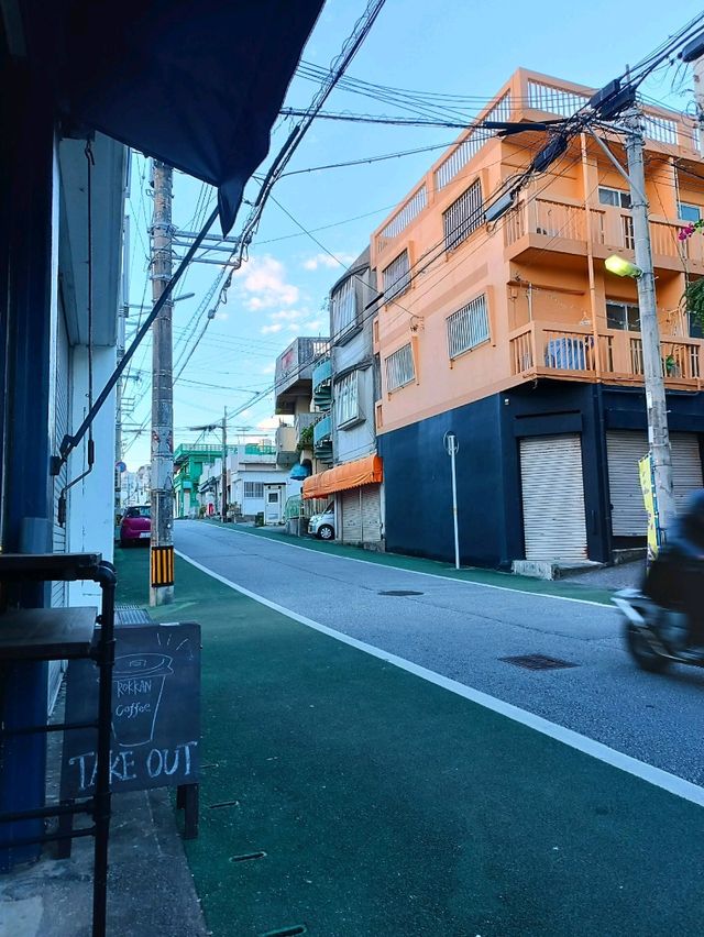 沖繩復古藍色簡約咖啡店🔵🟦💙
