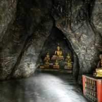 วัดนี้หลวงปู่มั่น ภูริทตฺโต ได้ธุดงค์มาบำเพ็ญภาวนา