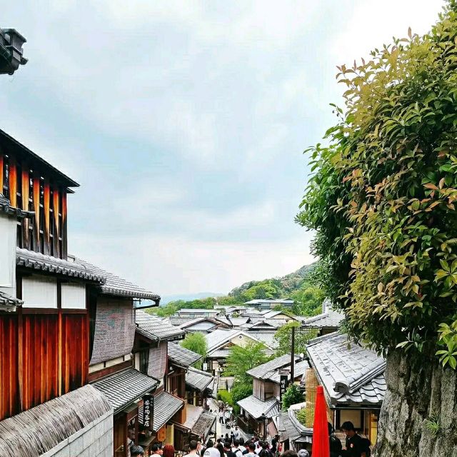 Kiyomizu-dera – Kyoto’s Temple of Pure Water and Panoramic Beauty